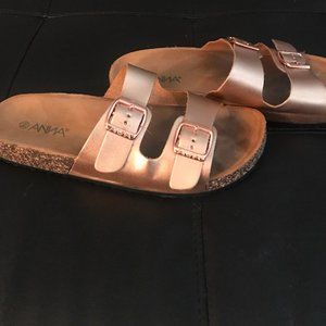 Size 8.5 Anna sandals good condition